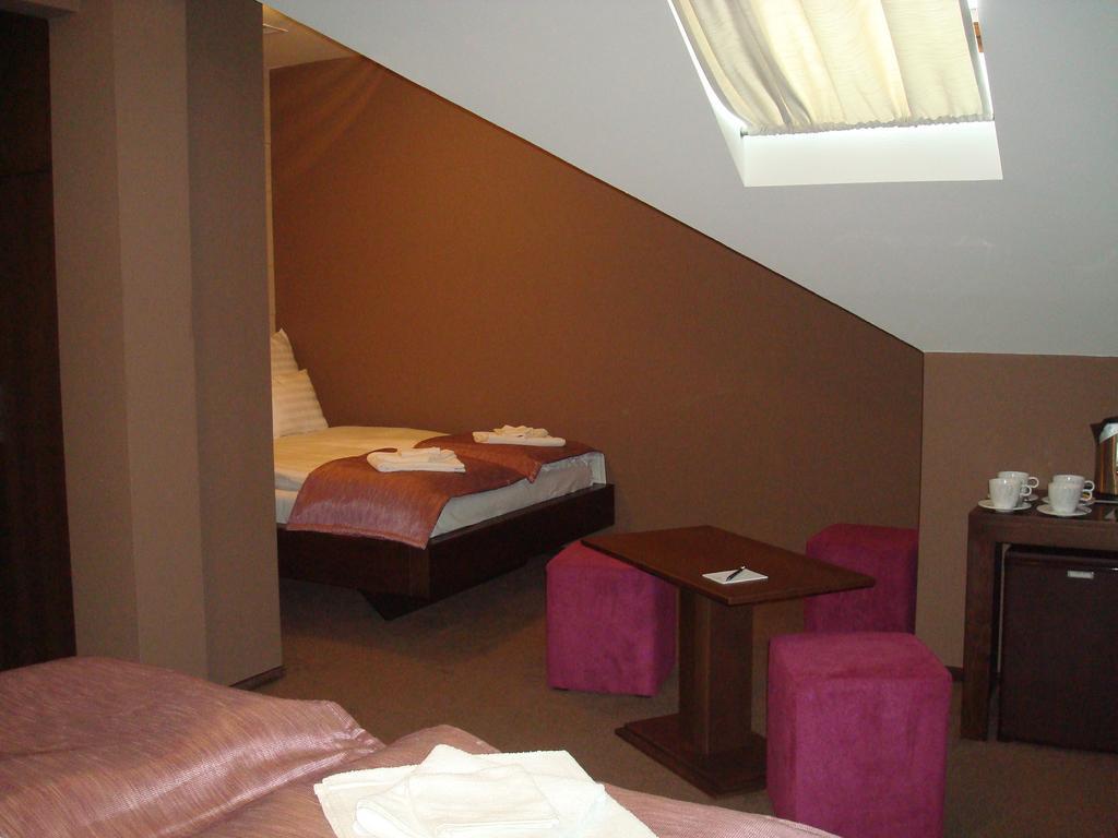 Hotel Fuerdohaz Nyiregyhaza Room photo