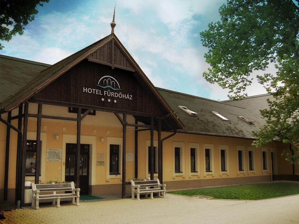 Hotel Fuerdohaz Nyiregyhaza Exterior photo